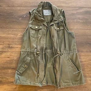 Small vest like new